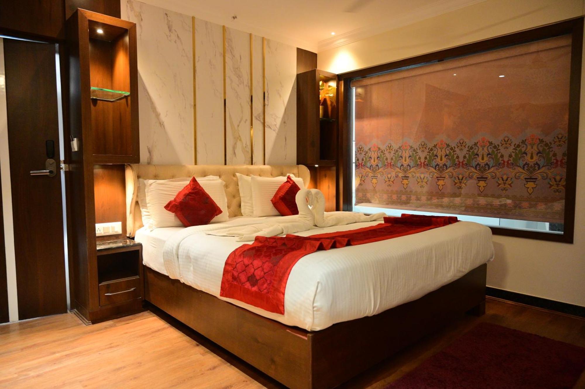 Hotel Golden Riviera Mysore Room photo