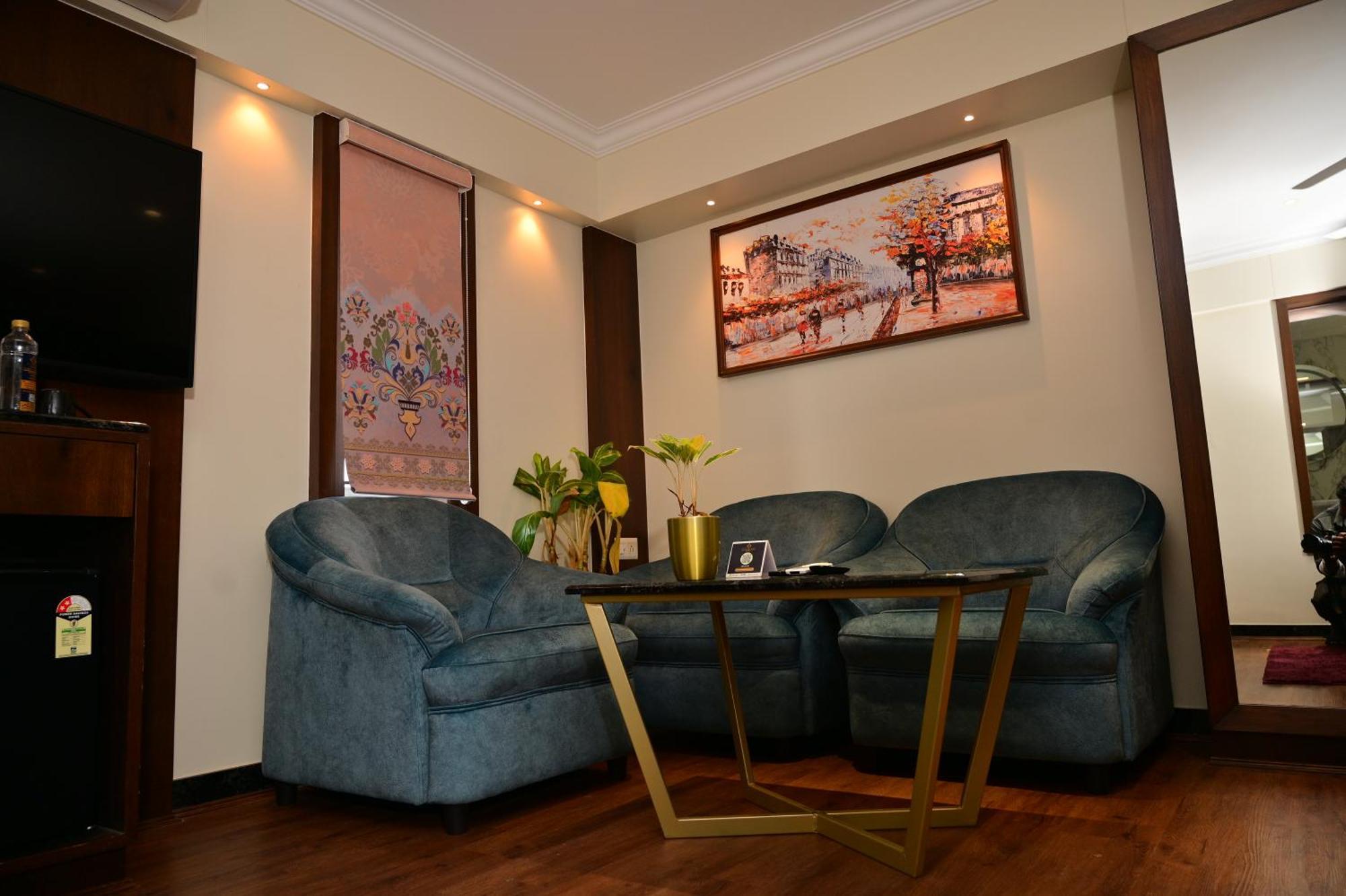 Hotel Golden Riviera Mysore Room photo